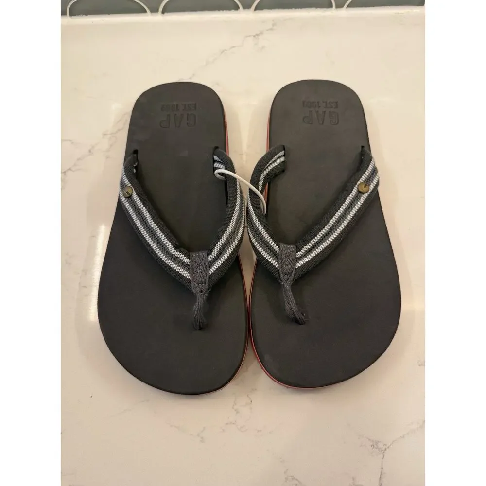 GAP men Beach Sandals flip flops medium Size 8 rubber textile grey white NWT